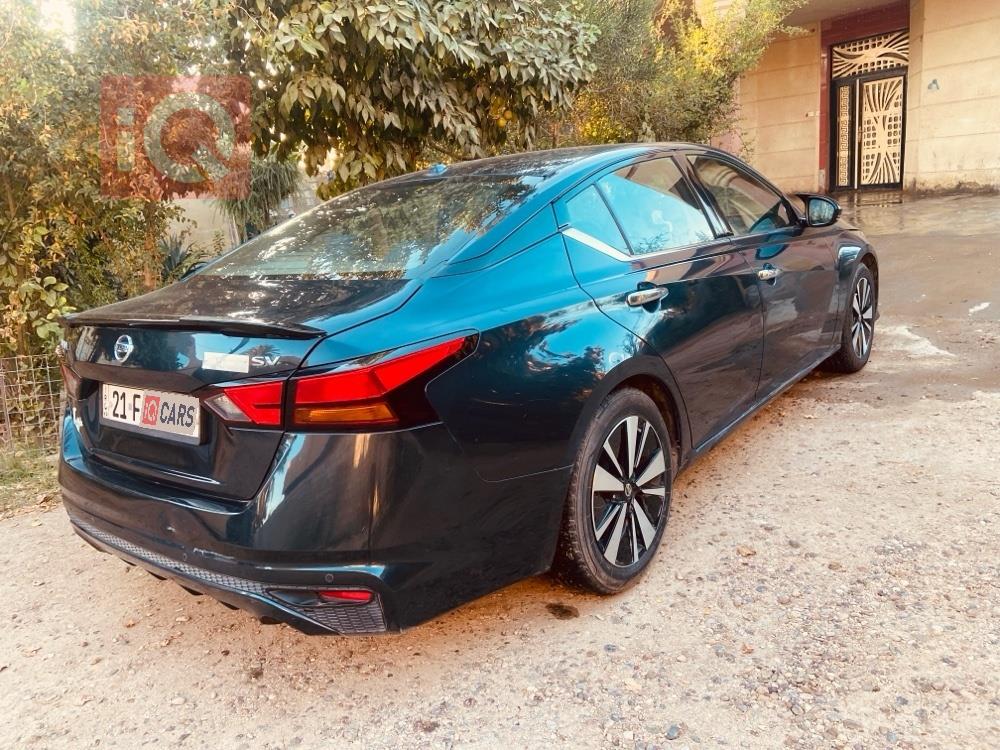 نيسان ألتيما